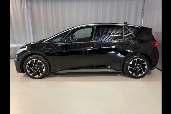 Volkswagen ID.3 Pure 52 kWh 18"/Adaptieve Cruise/Apple Carplay & Android Auto/DAB/Navigatie/Sfeerverlichting/Camera/Stuur + stoelverwarming