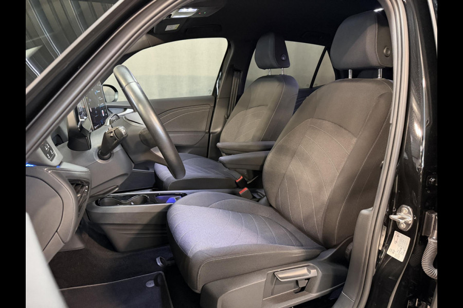 Volkswagen ID.3 Pure 52 kWh 18"/Adaptieve Cruise/Apple Carplay & Android Auto/DAB/Navigatie/Sfeerverlichting/Camera/Stuur + stoelverwarming