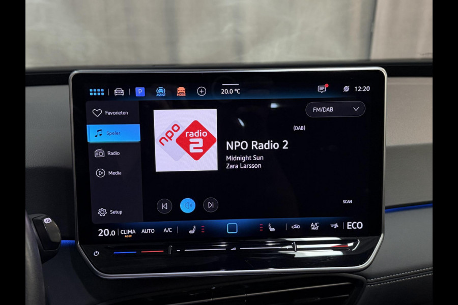 Volkswagen ID.3 Pure 52 kWh 18"/Adaptieve Cruise/Apple Carplay & Android Auto/DAB/Navigatie/Sfeerverlichting/Camera/Stuur + stoelverwarming