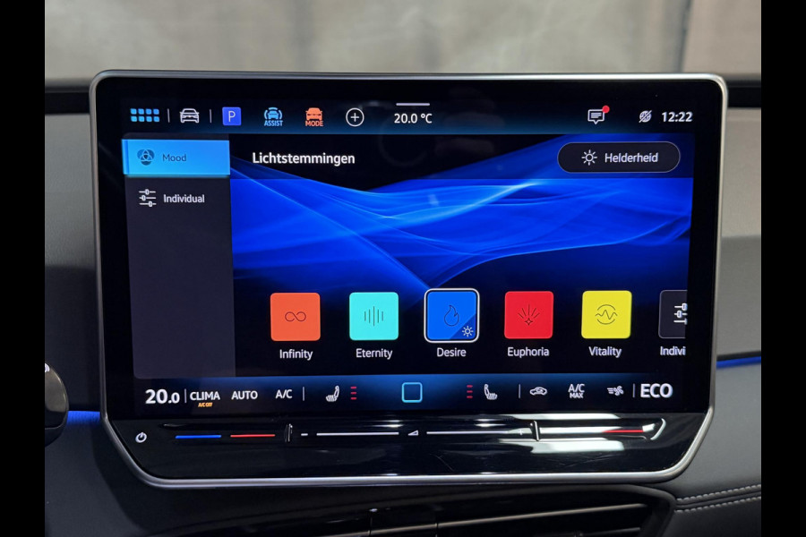 Volkswagen ID.3 Pure 52 kWh 18"/Adaptieve Cruise/Apple Carplay & Android Auto/DAB/Navigatie/Sfeerverlichting/Camera/Stuur + stoelverwarming