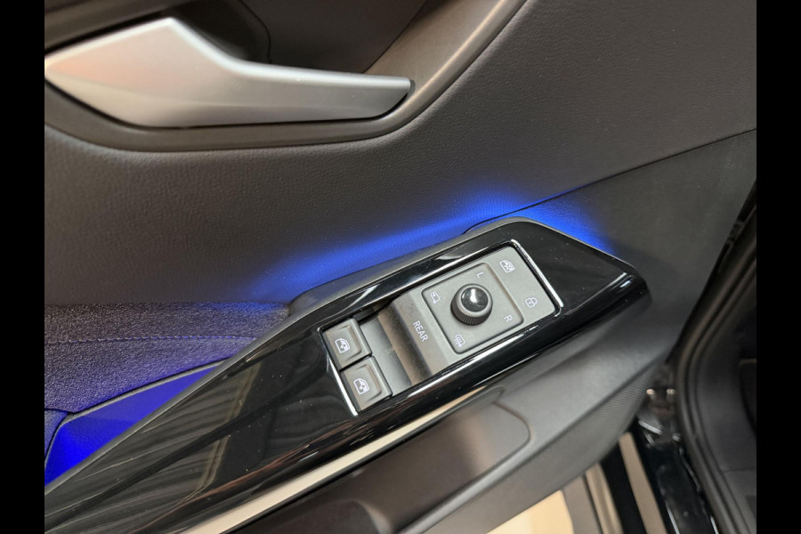 Volkswagen ID.3 Pure 52 kWh 18"/Adaptieve Cruise/Apple Carplay & Android Auto/DAB/Navigatie/Sfeerverlichting/Camera/Stuur + stoelverwarming