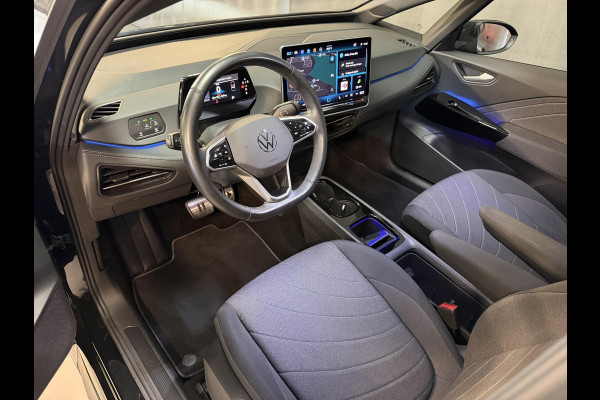 Volkswagen ID.3 Pure 52 kWh 18"/Adaptieve Cruise/Apple Carplay & Android Auto/DAB/Navigatie/Sfeerverlichting/Camera/Stuur + stoelverwarming