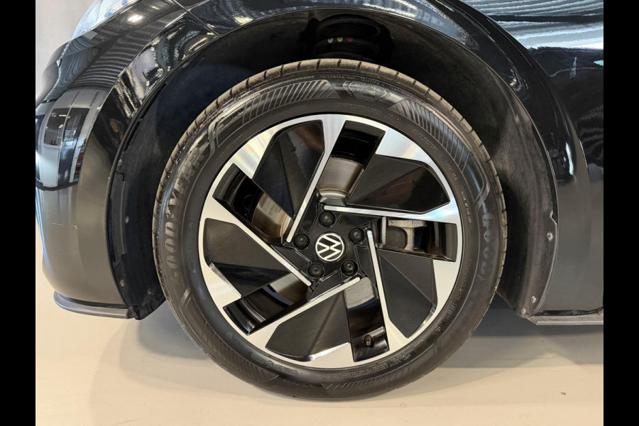 Volkswagen ID.3 Pure 52 kWh 18"/Adaptieve Cruise/Apple Carplay & Android Auto/DAB/Navigatie/Sfeerverlichting/Camera/Stuur + stoelverwarming