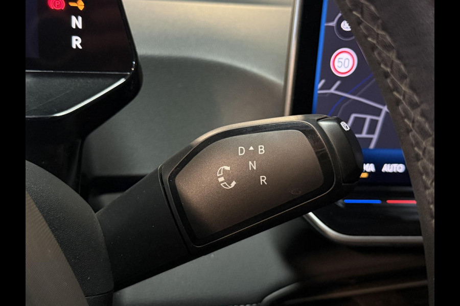 Volkswagen ID.3 Pure 52 kWh 18"/Adaptieve Cruise/Apple Carplay & Android Auto/DAB/Navigatie/Sfeerverlichting/Camera/Stuur + stoelverwarming