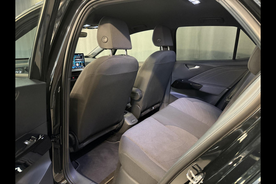 Volkswagen ID.3 Pure 52 kWh 18"/Adaptieve Cruise/Apple Carplay & Android Auto/DAB/Navigatie/Sfeerverlichting/Camera/Stuur + stoelverwarming