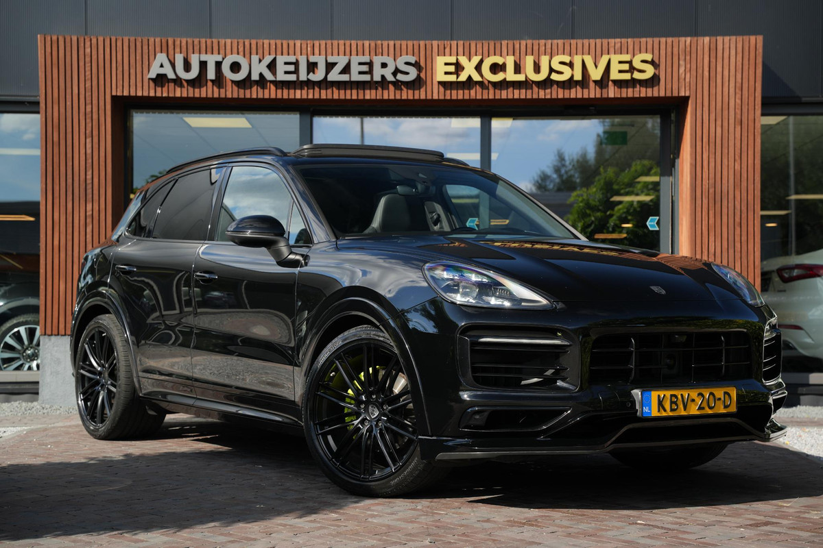 Porsche Cayenne 3.0 E-Hybrid Panoramadak Sportchrono HeadUp Stoelvent. Trekhaak 22''LM