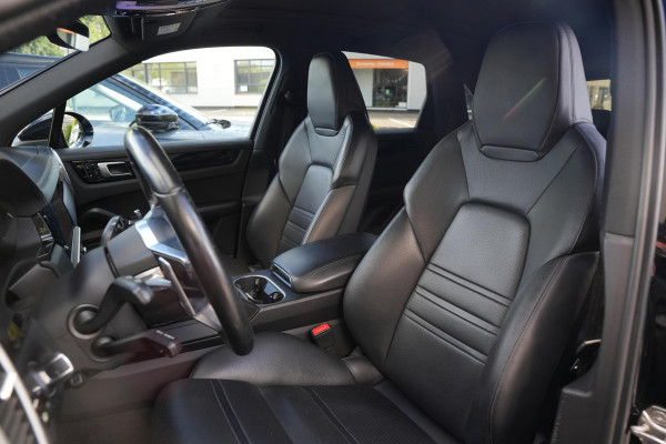 Porsche Cayenne 3.0 E-Hybrid Panoramadak Sportchrono HeadUp Stoelvent. Trekhaak 22''LM