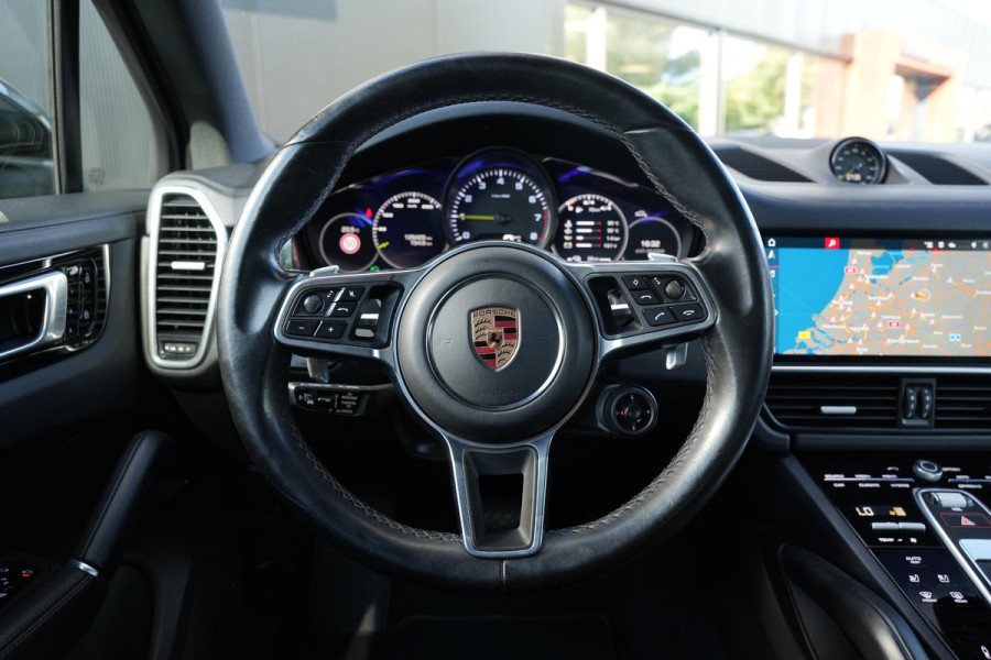 Porsche Cayenne 3.0 E-Hybrid Panoramadak Sportchrono HeadUp Stoelvent. Trekhaak 22''LM