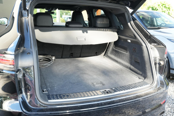 Porsche Cayenne 3.0 E-Hybrid Panoramadak Sportchrono HeadUp Stoelvent. Trekhaak 22''LM