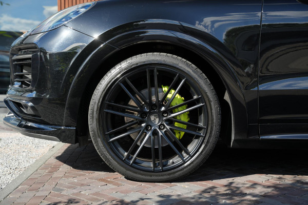 Porsche Cayenne 3.0 E-Hybrid Panoramadak Sportchrono HeadUp Stoelvent. Trekhaak 22''LM