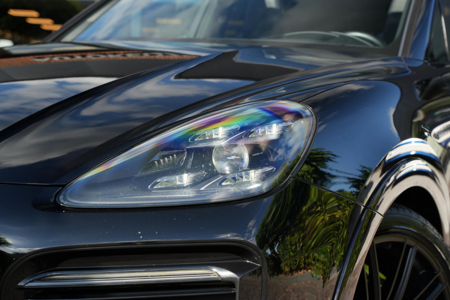 Porsche Cayenne 3.0 E-Hybrid Panoramadak Sportchrono HeadUp Stoelvent. Trekhaak 22''LM