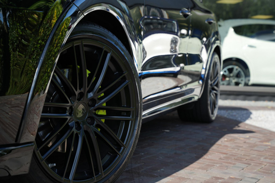 Porsche Cayenne 3.0 E-Hybrid Panoramadak Sportchrono HeadUp Stoelvent. Trekhaak 22''LM