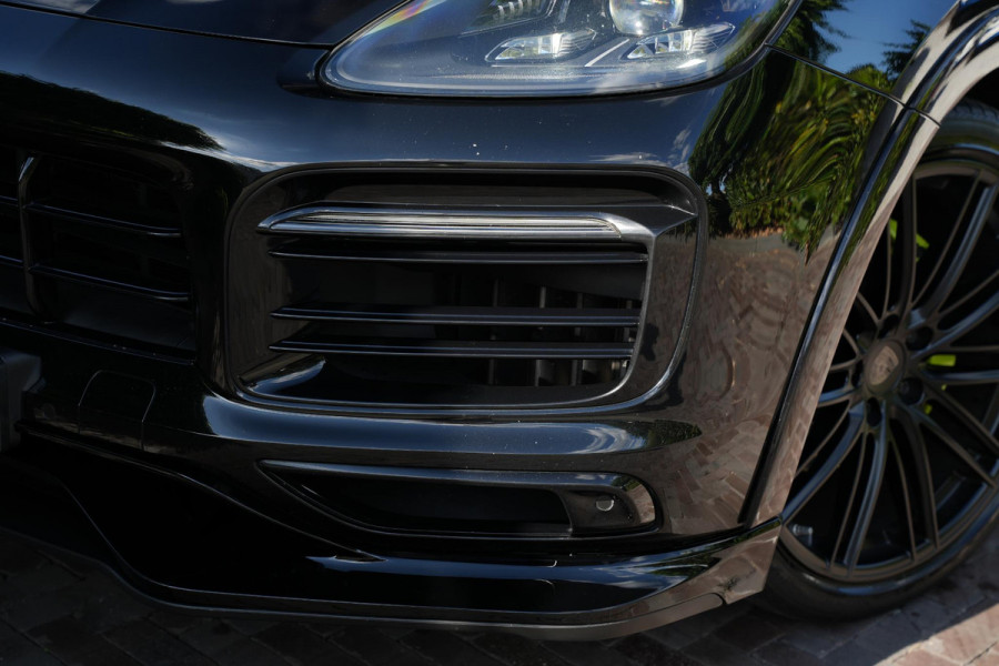 Porsche Cayenne 3.0 E-Hybrid Panoramadak Sportchrono HeadUp Stoelvent. Trekhaak 22''LM