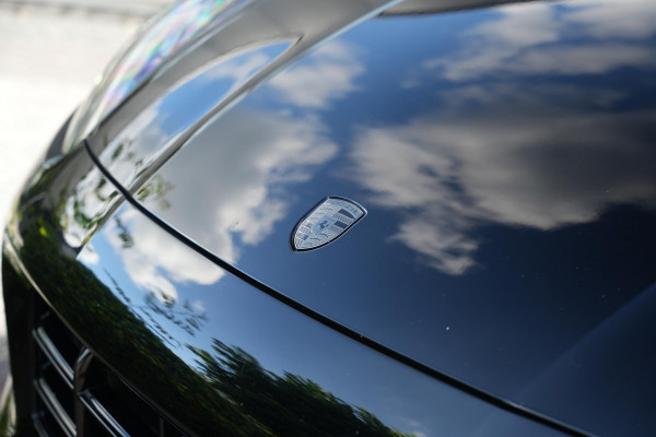 Porsche Cayenne 3.0 E-Hybrid Panoramadak Sportchrono HeadUp Stoelvent. Trekhaak 22''LM