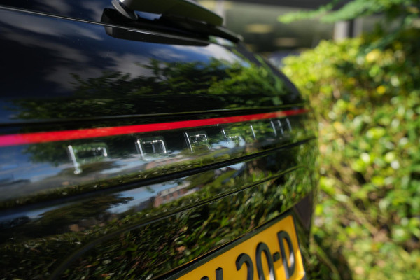 Porsche Cayenne 3.0 E-Hybrid Panoramadak Sportchrono HeadUp Stoelvent. Trekhaak 22''LM