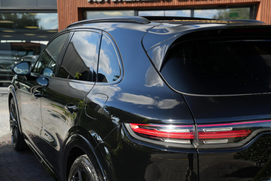 Porsche Cayenne 3.0 E-Hybrid Panoramadak Sportchrono HeadUp Stoelvent. Trekhaak 22''LM