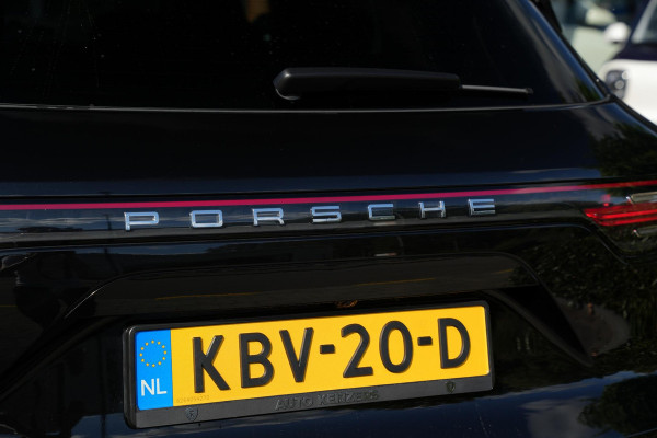 Porsche Cayenne 3.0 E-Hybrid Panoramadak Sportchrono HeadUp Stoelvent. Trekhaak 22''LM
