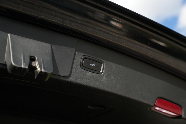 Porsche Cayenne 3.0 E-Hybrid Panoramadak Sportchrono HeadUp Stoelvent. Trekhaak 22''LM
