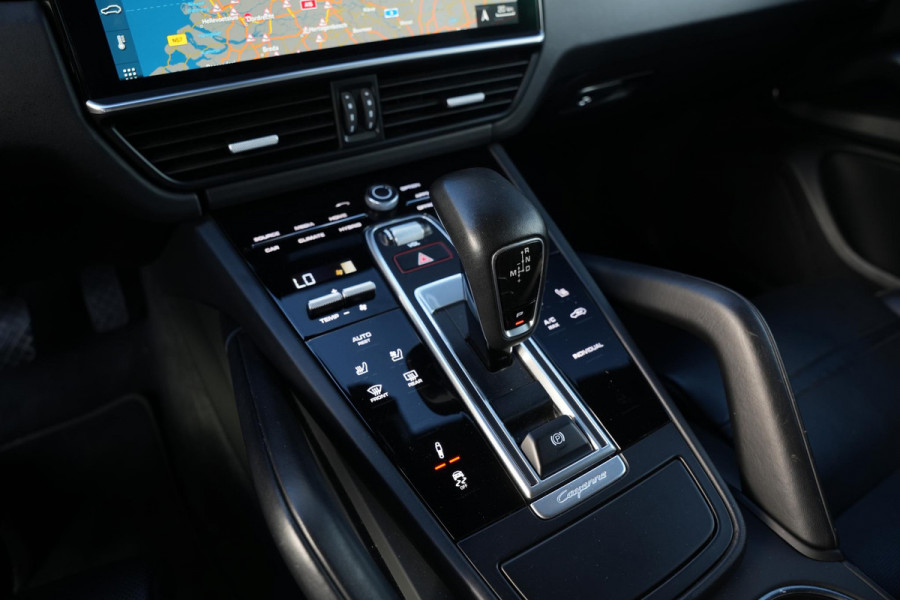 Porsche Cayenne 3.0 E-Hybrid Panoramadak Sportchrono HeadUp Stoelvent. Trekhaak 22''LM