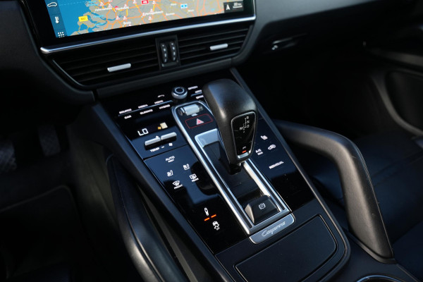 Porsche Cayenne 3.0 E-Hybrid Panoramadak Sportchrono HeadUp Stoelvent. Trekhaak 22''LM