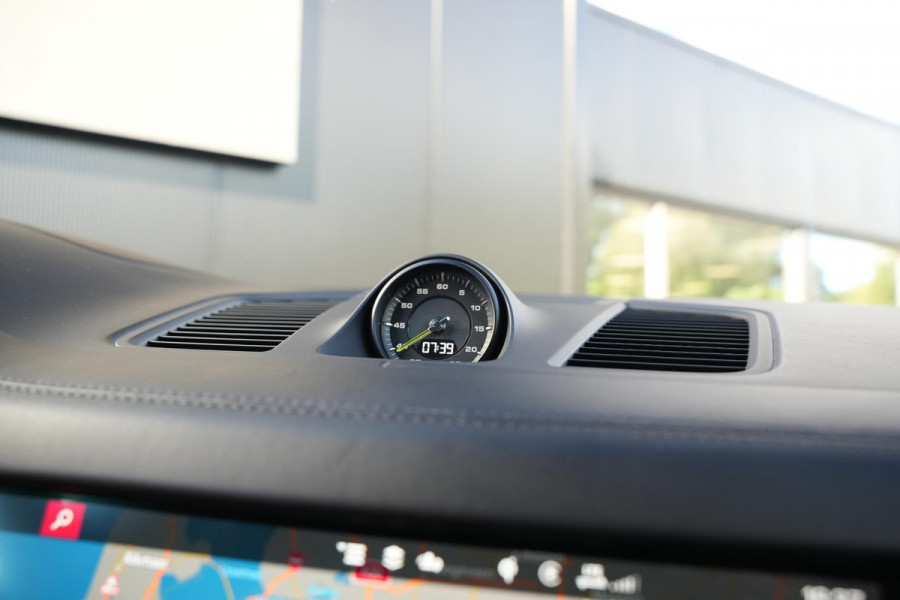 Porsche Cayenne 3.0 E-Hybrid Panoramadak Sportchrono HeadUp Stoelvent. Trekhaak 22''LM