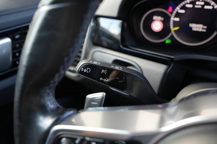 Porsche Cayenne 3.0 E-Hybrid Panoramadak Sportchrono HeadUp Stoelvent. Trekhaak 22''LM