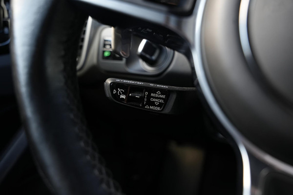 Porsche Cayenne 3.0 E-Hybrid Panoramadak Sportchrono HeadUp Stoelvent. Trekhaak 22''LM