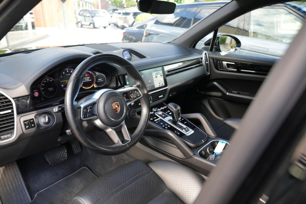 Porsche Cayenne 3.0 E-Hybrid Panoramadak Sportchrono HeadUp Stoelvent. Trekhaak 22''LM