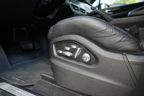 Porsche Cayenne 3.0 E-Hybrid Panoramadak Sportchrono HeadUp Stoelvent. Trekhaak 22''LM