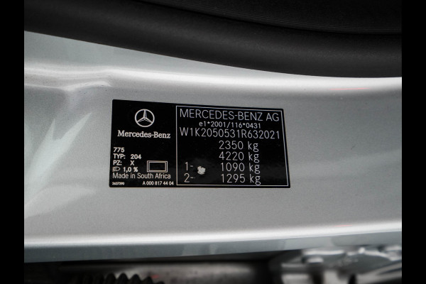 Mercedes-Benz C-Klasse 300 e Business Solution AMG Limited Night-Pack (Plug-in) {SoH-94%} (INCL-BTW) Aut. *PANO | LEATHER-MICROFIBRE | MULTIBEAM-LED | TOPVIEW | DIGI-COCKPIT | BLINDSPOT | HEATED-SPORTSEATS | SHIFTPADDLES | NAVI-FULLAMP | PRIVACY-GLASS | PDC | CRUISE | TOWBAR | 18"