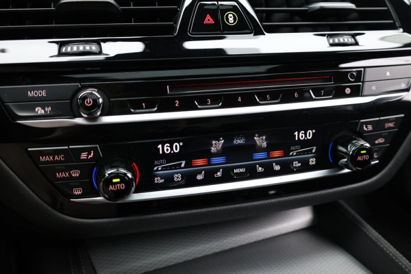 BMW 5 Serie Touring 540i xDrive M-Sport LED/VIRTUAL/SFEER/PANO/LEER+S.VERWARMING+MEMORY/19" LMV/360/ACC/ECC/12 MND GARANTIE!
