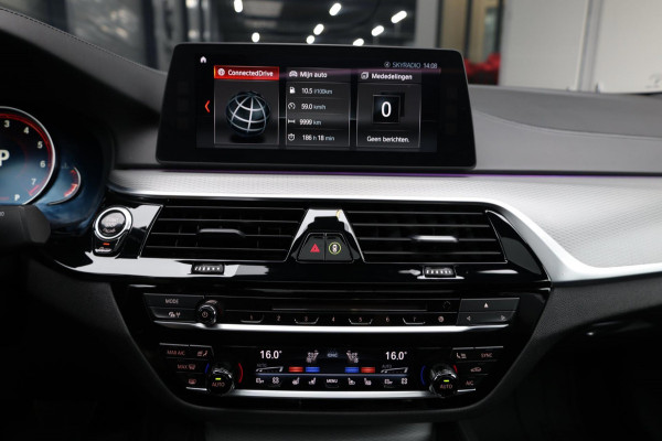 BMW 5 Serie Touring 540i xDrive M-Sport LED/VIRTUAL/SFEER/PANO/LEER+S.VERWARMING+MEMORY/19" LMV/360/ACC/ECC/12 MND GARANTIE!