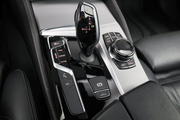 BMW 5 Serie Touring 540i xDrive M-Sport LED/VIRTUAL/SFEER/PANO/LEER+S.VERWARMING+MEMORY/19" LMV/360/ACC/ECC/12 MND GARANTIE!