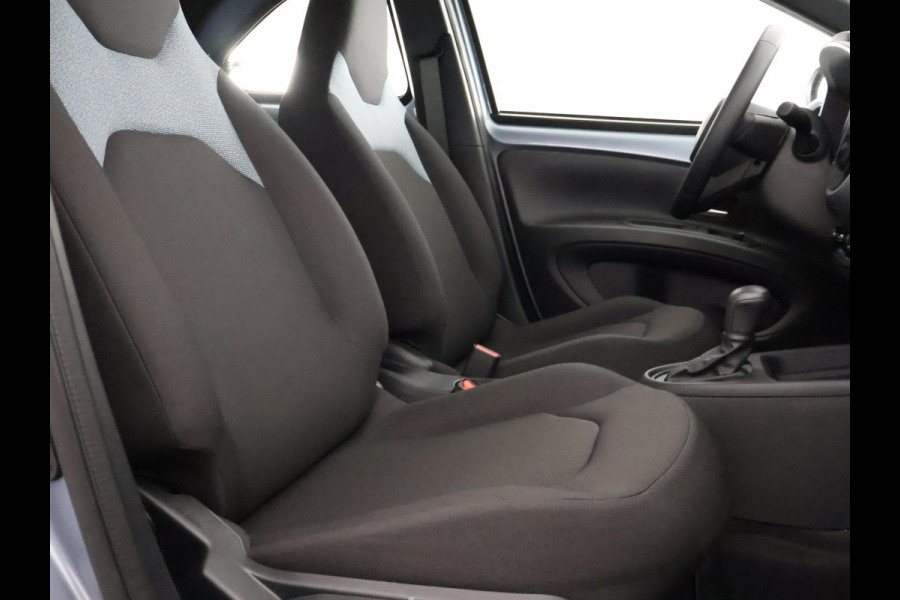 Toyota Aygo X Hybrid 115 Pulse | Adaptieve Cruise Control | Camera | Apple Carplay & Android auto | Elektrische spiegels