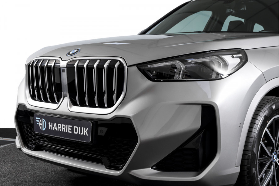 BMW X1 xDrive25e 245 PK M-Sport | Premium Pack | Cruise | Dig. Cockpit | Stoelverw. | PDC | Camera | NAV+App. Connect | ECC | Elek. Klep | LM 18" | 9072