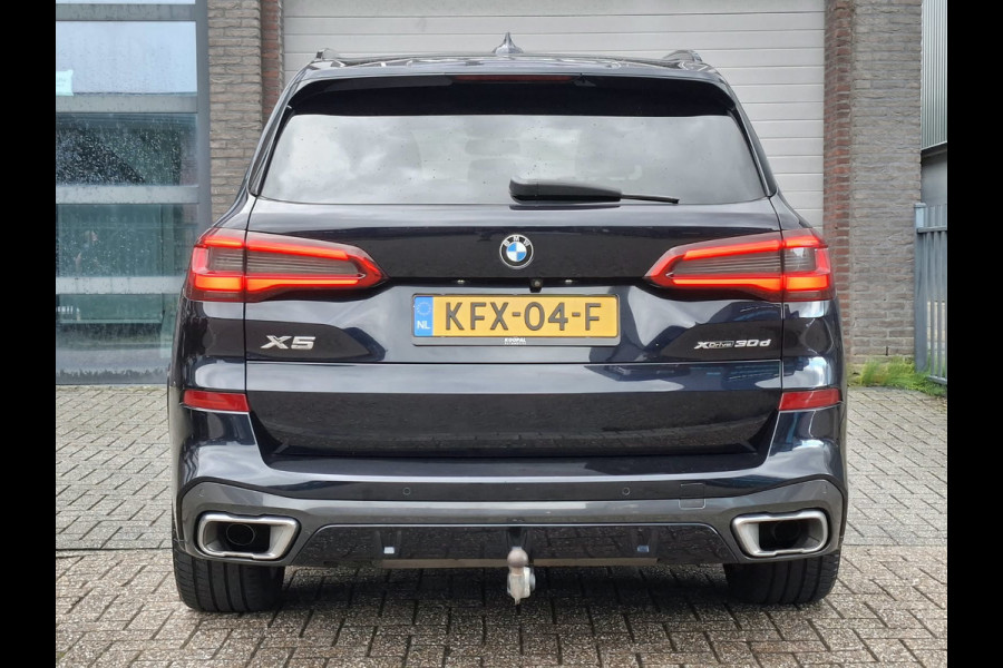 BMW X5 XDrive30d High Executive M-Sport | HUD | Pano | H/K | Trekhaak | Dealer Onderhouden