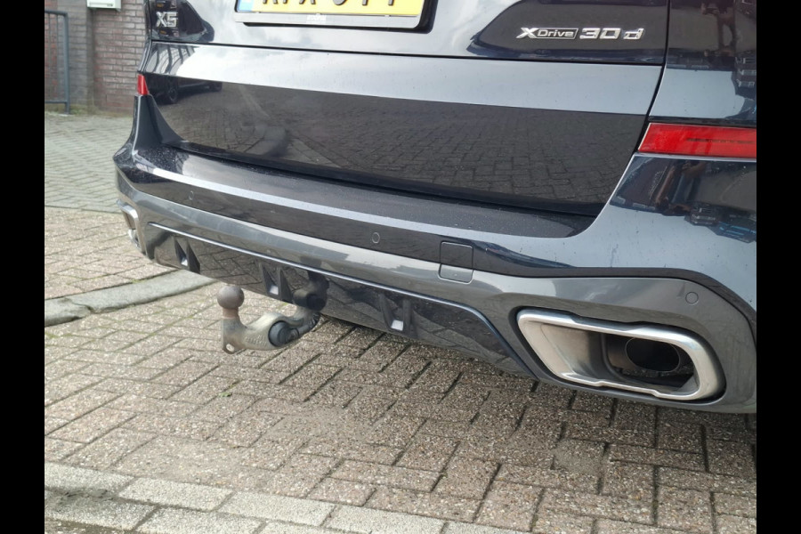 BMW X5 XDrive30d High Executive M-Sport | HUD | Pano | H/K | Trekhaak | Dealer Onderhouden