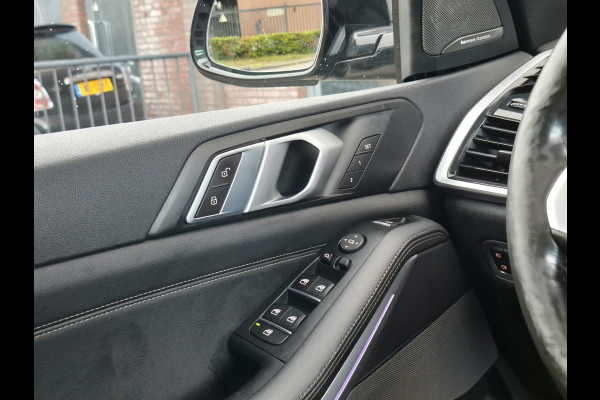BMW X5 XDrive30d High Executive M-Sport | HUD | Pano | H/K | Trekhaak | Dealer Onderhouden