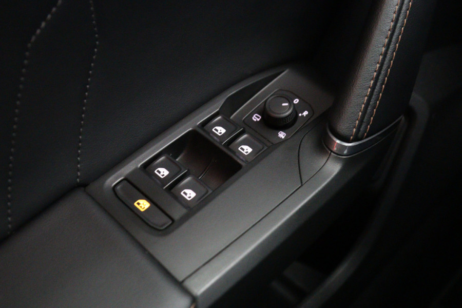 CUPRA Formentor 1.4 e-Hybrid VZ 245 PK Copper Edition PHEV, Panoramadak, Memory, Adap. Crusie Control