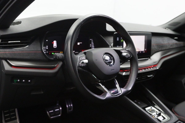 Škoda Octavia Combi 245 PK 1.4 TSI RS iV PHEV Business PHEV, Stoelverwarming, Carplay, Head-Up