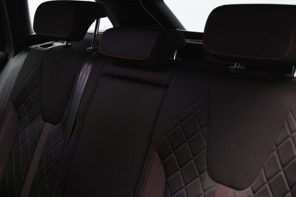 Škoda Octavia Combi 245 PK 1.4 TSI RS iV PHEV Business PHEV, Stoelverwarming, Carplay, Head-Up