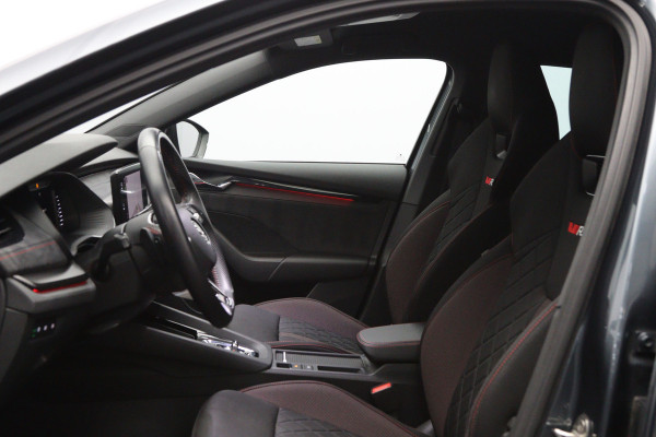 Škoda Octavia Combi 245 PK 1.4 TSI RS iV PHEV Business PHEV, Stoelverwarming, Carplay, Head-Up