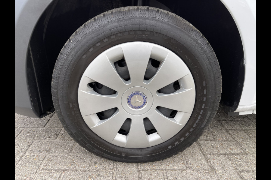 Mercedes-Benz Vito 111 CDI Functional Lang L2H1 / rijklaar € 16.950 ex btw / lease vanaf € 285 / airco / navigatie / achteruit rijcamera / parkeersensoren voor en achter !