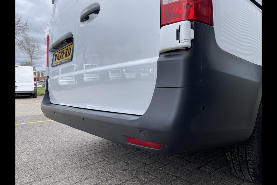 Mercedes-Benz Vito 111 CDI Functional Lang L2H1 / rijklaar € 16.950 ex btw / lease vanaf € 285 / airco / navigatie / achteruit rijcamera / parkeersensoren voor en achter !