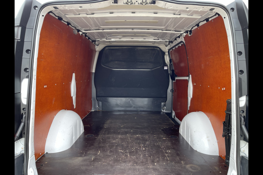 Mercedes-Benz Vito 111 CDI Functional Lang L2H1 / rijklaar € 16.950 ex btw / lease vanaf € 285 / airco / navigatie / achteruit rijcamera / parkeersensoren voor en achter !