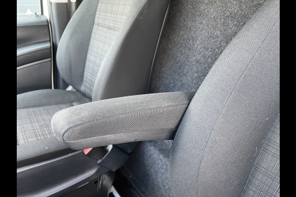 Mercedes-Benz Vito 111 CDI Functional Lang L2H1 / rijklaar € 16.950 ex btw / lease vanaf € 285 / airco / navigatie / achteruit rijcamera / parkeersensoren voor en achter !