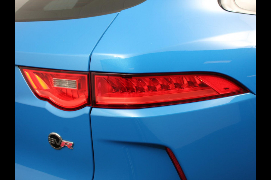Jaguar F-Pace 5.0 V8 AWD SVR 551 pk Panorama dak Meridian sound Premium Pack Light Pack ACC Leder ADS 360 Camera Cruise control Parkeersensoren Elektrische kofferklep