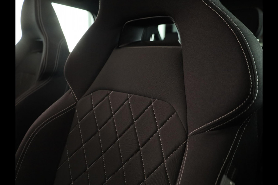 Škoda Karoq 1.5 TSI ACT Sportline Business | Panorama schuifdak | Virtual pedal | Travel assist pakket | 230v en usb aansluiting