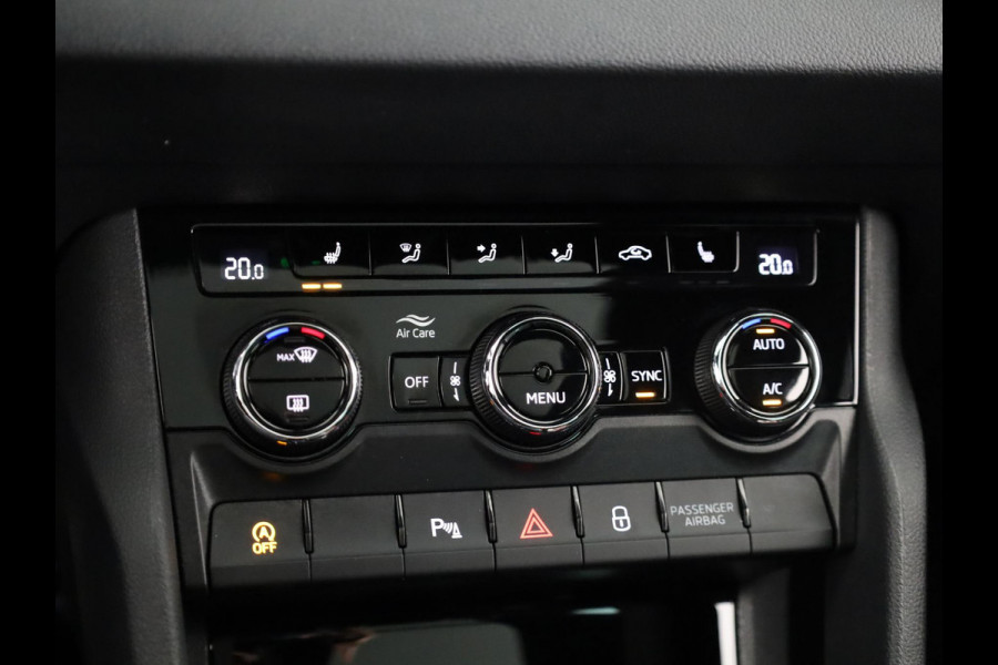 Škoda Karoq 1.5 TSI ACT Sportline Business | Panorama schuifdak | Virtual pedal | Travel assist pakket | 230v en usb aansluiting
