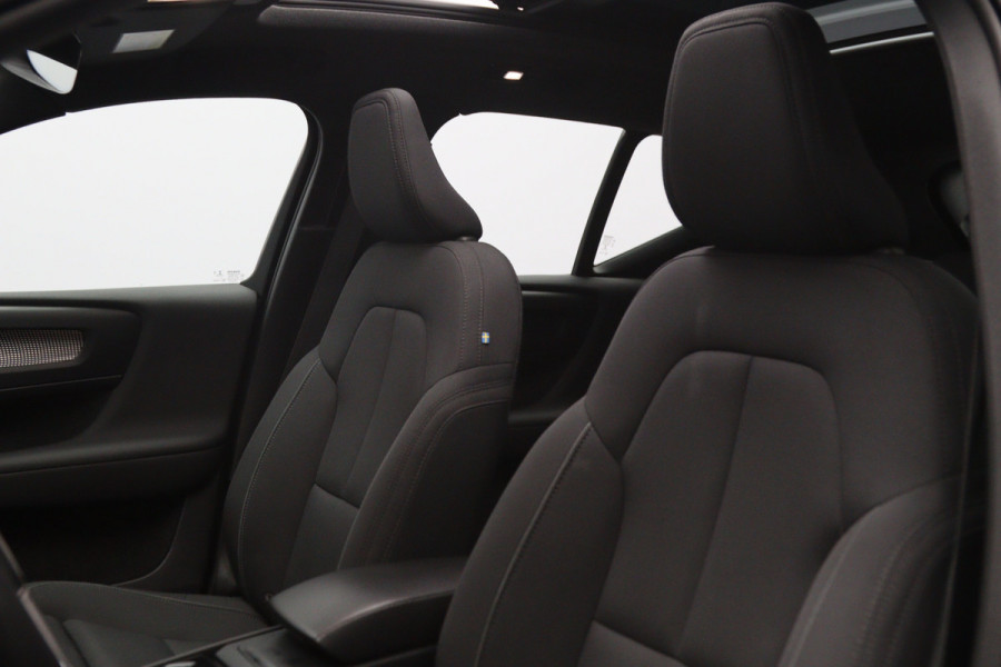 Volvo XC40 Recharge Pro 232 PK 70 KWH, SOH 96 %, Panoramadak, Trekhaak, Harman/Kardon, Memory